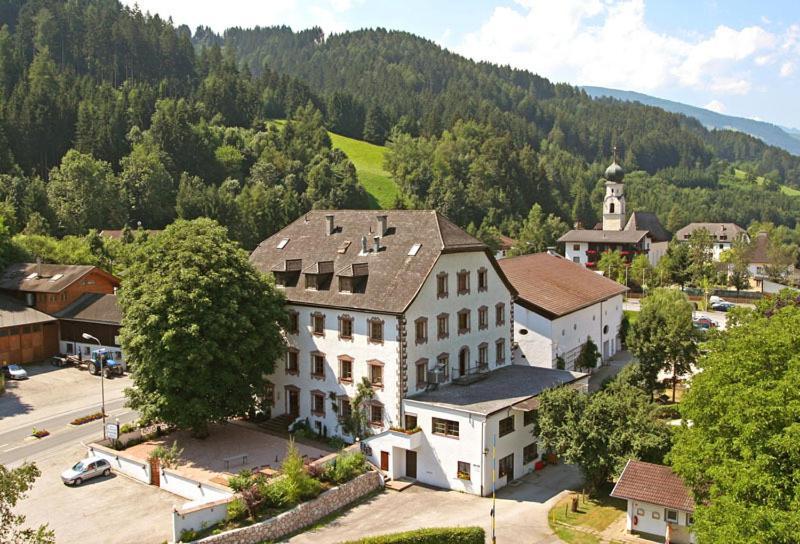 Hotel Plankenhof B&B Pill Exterior photo