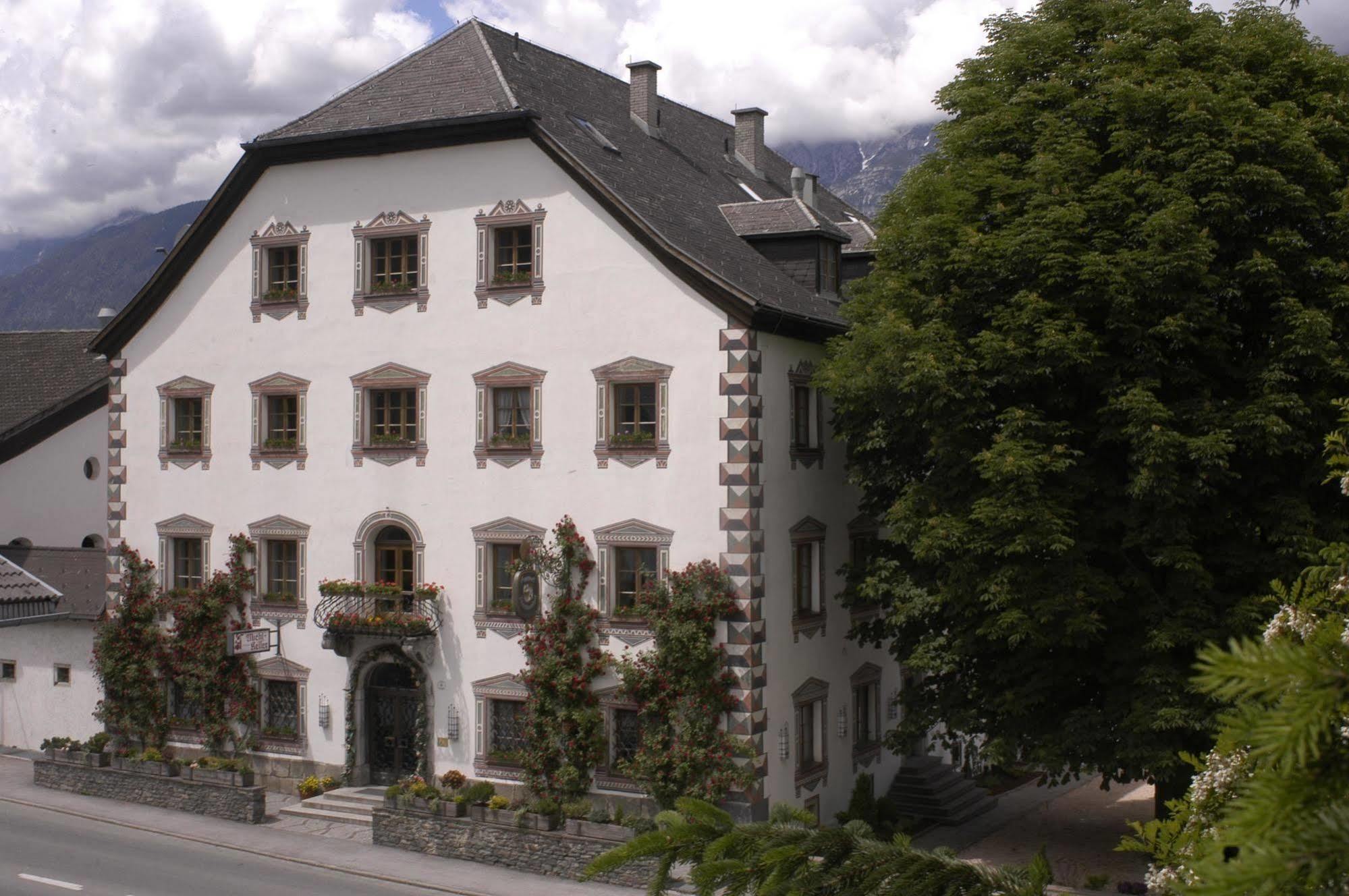 Hotel Plankenhof B&B Pill Exterior photo